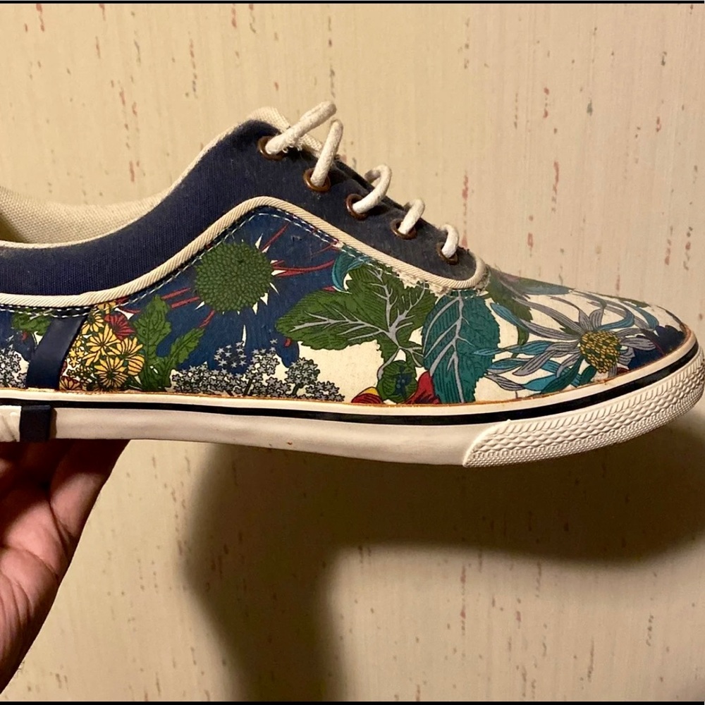 Zara Men Sneakers, Size: 8/M, Color:White/Floral